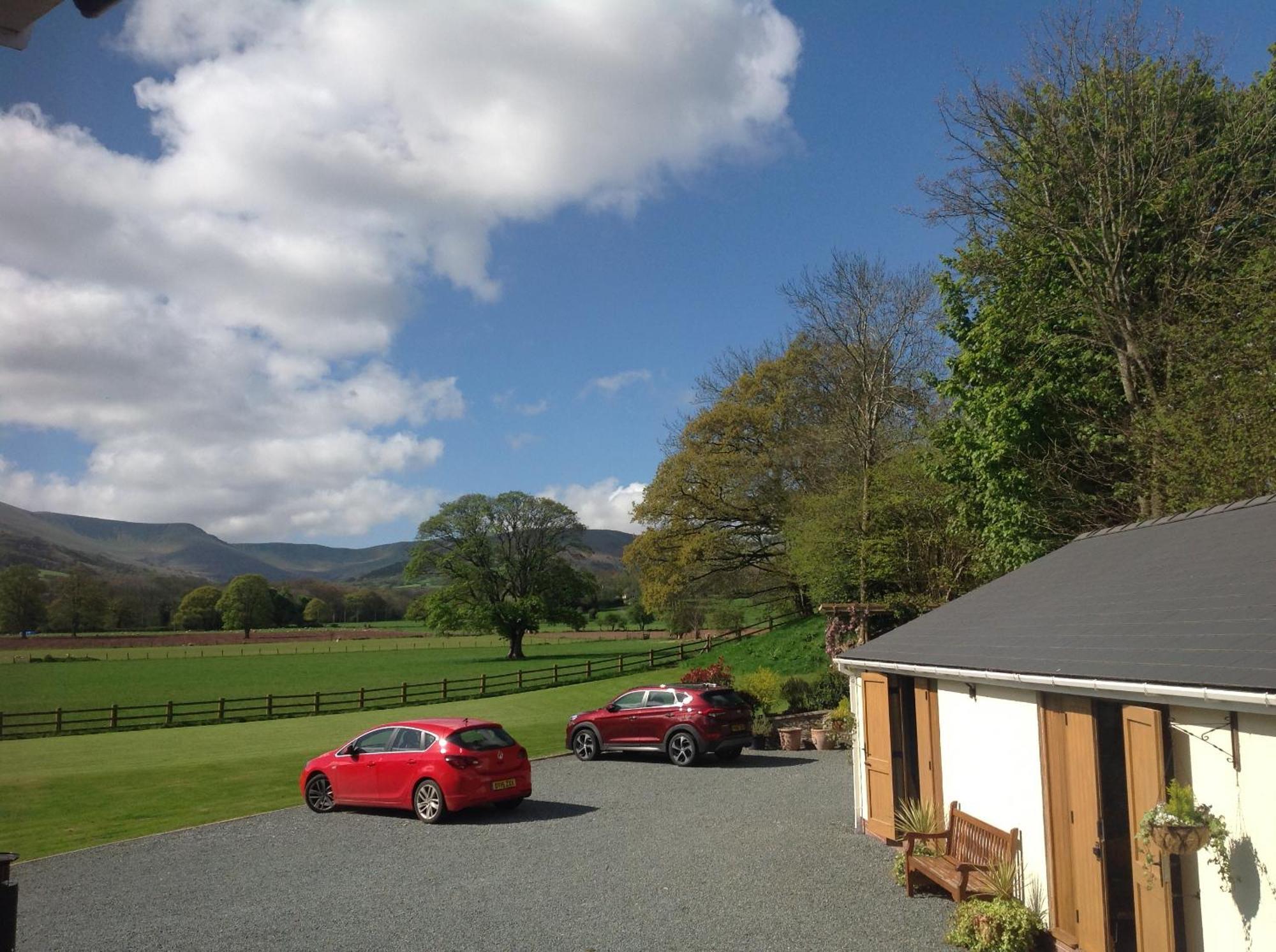 The Lodge Brecon B&B Екстериор снимка