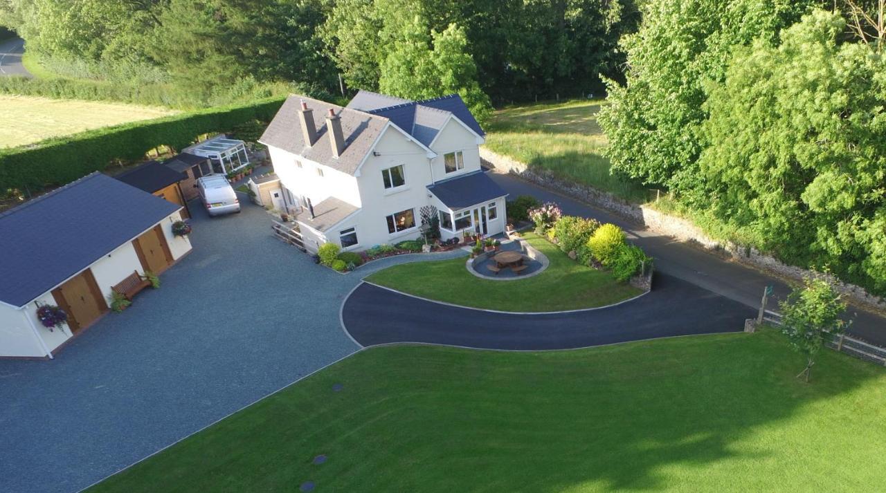 The Lodge Brecon B&B Екстериор снимка