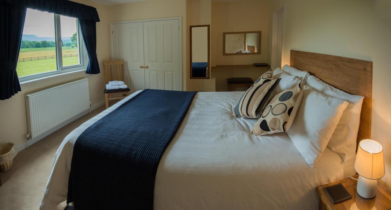 The Lodge Brecon B&B Екстериор снимка