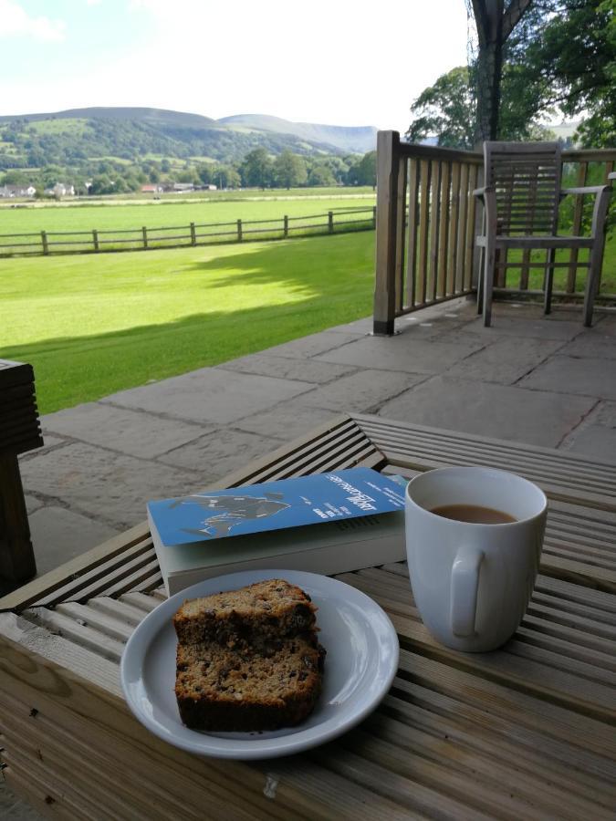 The Lodge Brecon B&B Екстериор снимка
